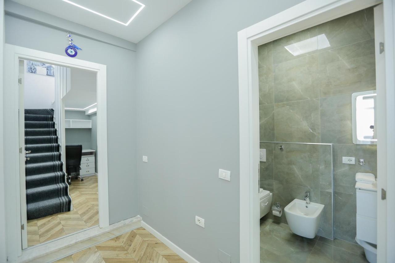 Miku Apartments-Luxury City View At Wilson Square Tirana Exterior foto