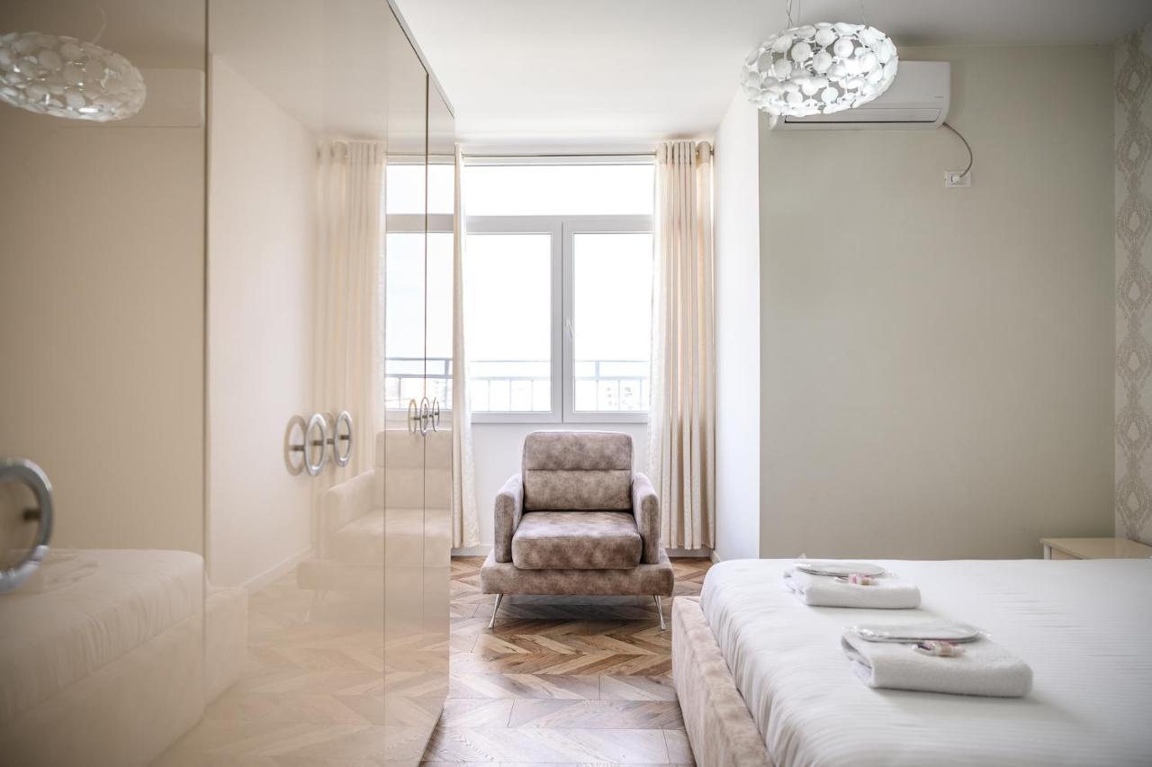 Miku Apartments-Luxury City View At Wilson Square Tirana Exterior foto